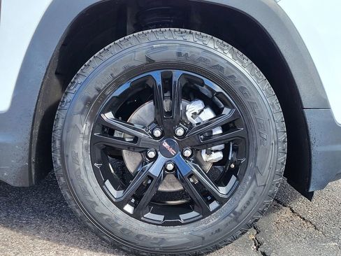 Used 2023 GMC Terrain AT4 AWD/4WD image 30