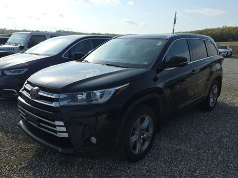 Used 2018 Toyota Highlander Limited AWD/4WD image 3
