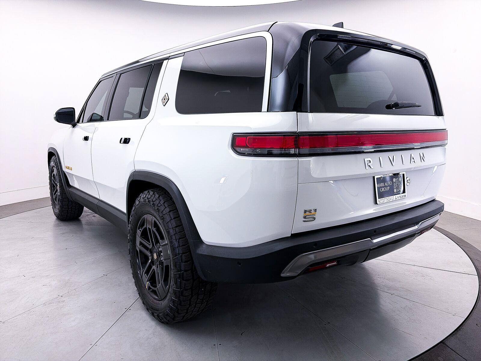Used 2022 Rivian R1S Launch Edition Quad AWD/4WD image 14