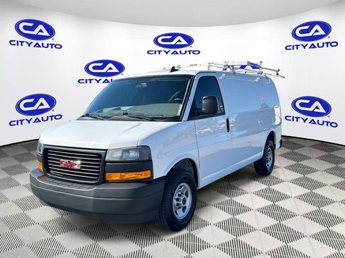Used 2023 GMC Savana 2500 w/ Driver Convenience Package image 9