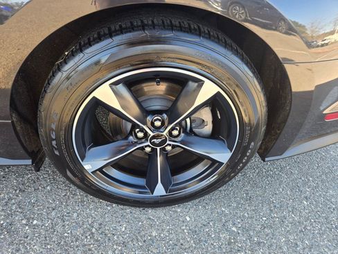 Used 2022 Ford Mustang Coupe image 9