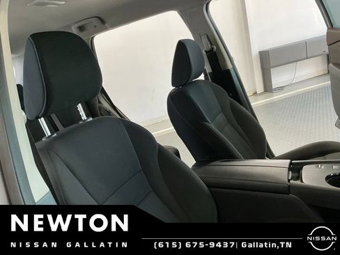 Used 2023 Nissan Rogue S FWD image 10