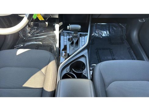 Used 2025 Kia Niro LX FWD image 24