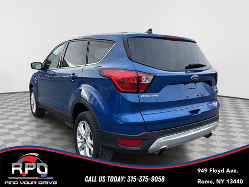 Used 2019 Ford Escape SE image 3