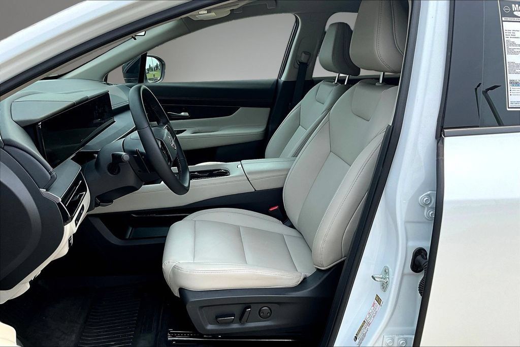 Certified 2025 Nissan Murano SV AWD/4WD image 11