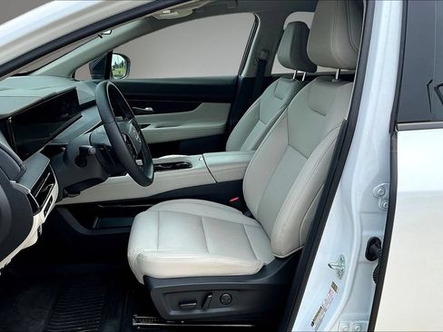 Certified 2025 Nissan Murano SV AWD/4WD image 11