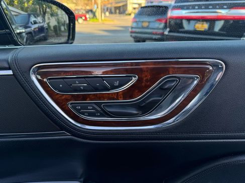 Used 2017 Lincoln Continental Reserve w/ Climate Package image 34