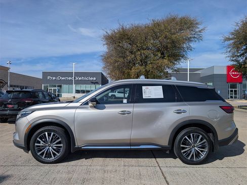 Used 2023 INFINITI QX60 Sensory w/ Cargo Package image 3
