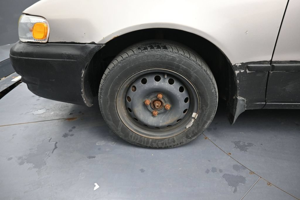 Used 2000 Toyota Corolla CE w/ Value Pkg FWD image 11