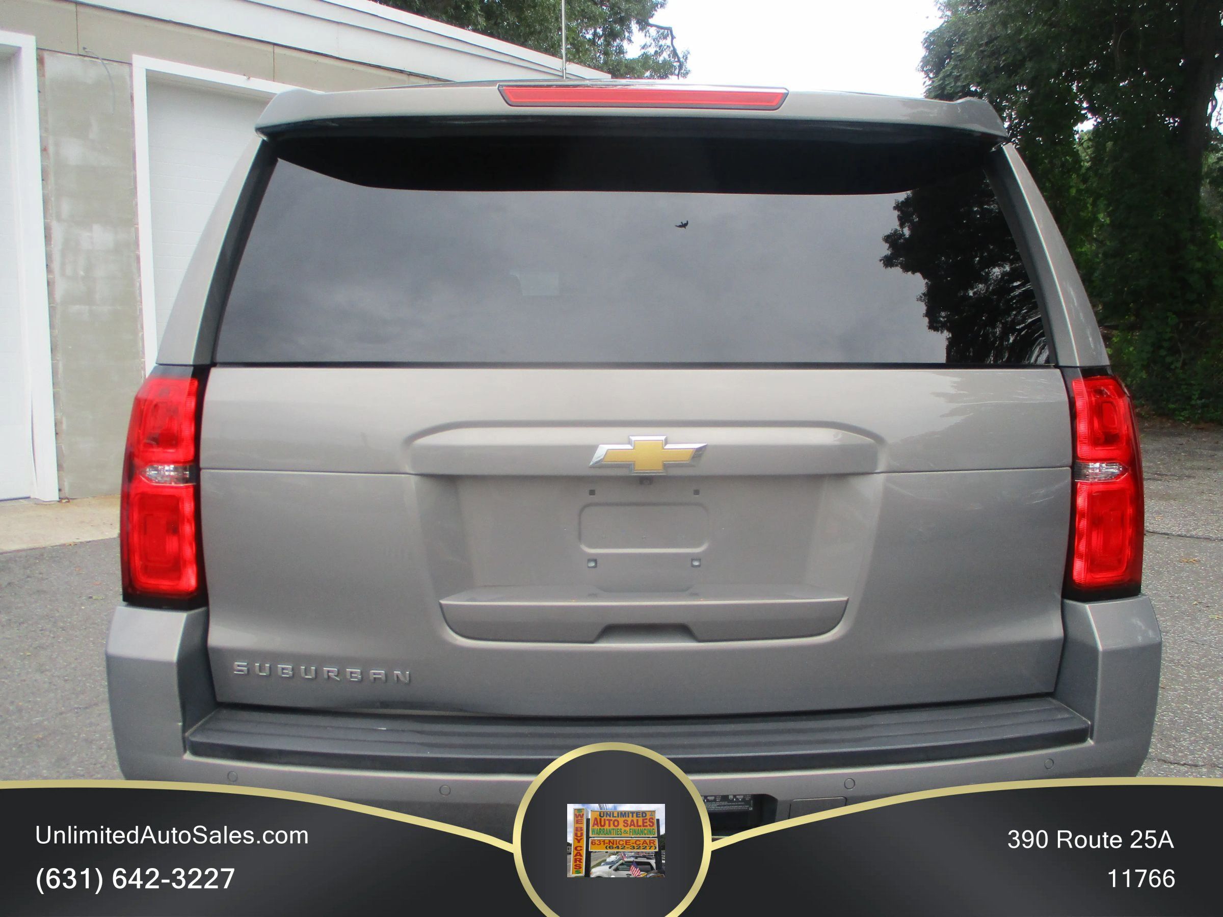Used 2018 Chevrolet Suburban LT AWD/4WD image 2