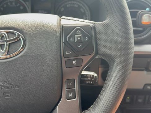 Used 2022 Toyota Tacoma TRD Sport w/ Technology Package RWD image 19