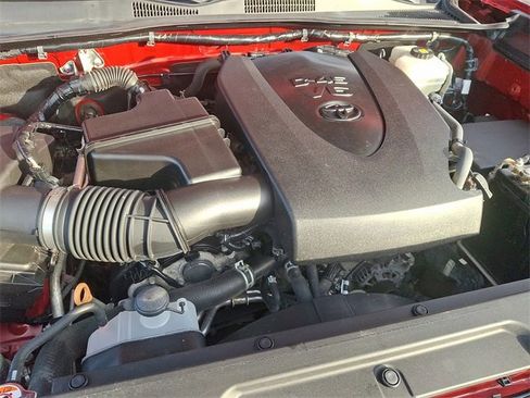 Used 2020 Toyota Tacoma TRD Sport image 28