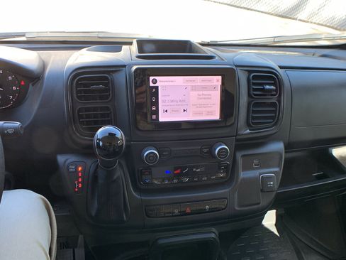 Used 2025 RAM ProMaster 2500 w/ Convenience Group image 15