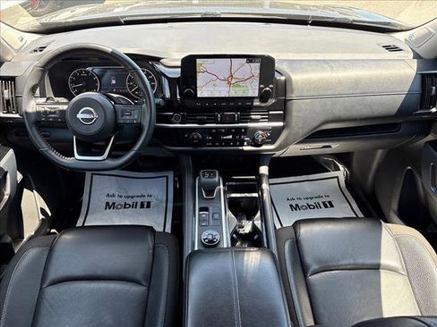 Used 2023 Nissan Pathfinder SL w/ SL Premium Package AWD/4WD image 11