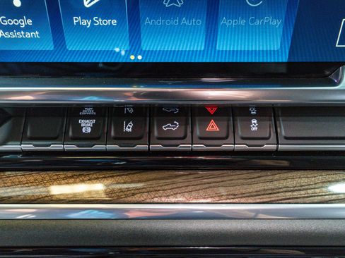 Used 2024 Chevrolet Silverado 3500 LT w/ Convenience Package image 22