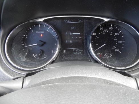 Used 2015 Nissan Rogue SV image 42