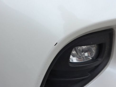 Used 2021 Toyota Highlander LE FWD image 21