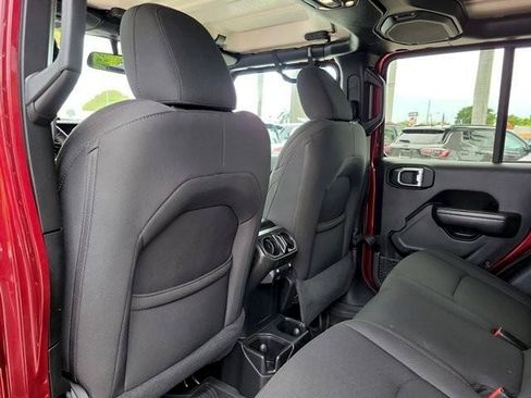 Used 2021 Jeep Gladiator Sport AWD/4WD image 17