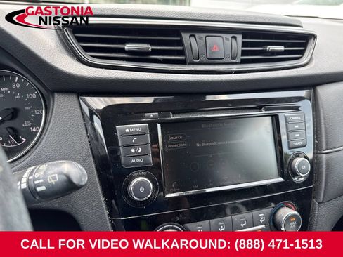 Used 2020 Nissan Rogue S w/ Special Edition Package FWD image 13