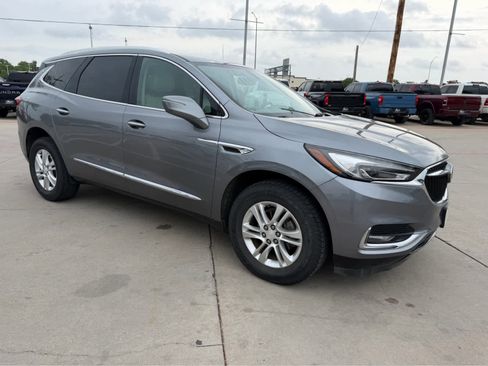 Used 2019 Buick Enclave Essence image 4