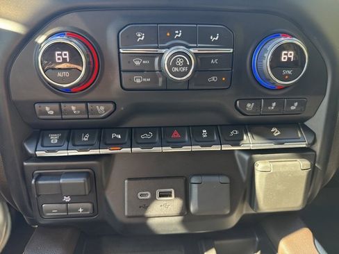 Used 2020 Chevrolet Silverado 2500 LTZ w/ LTZ Plus Package image 22