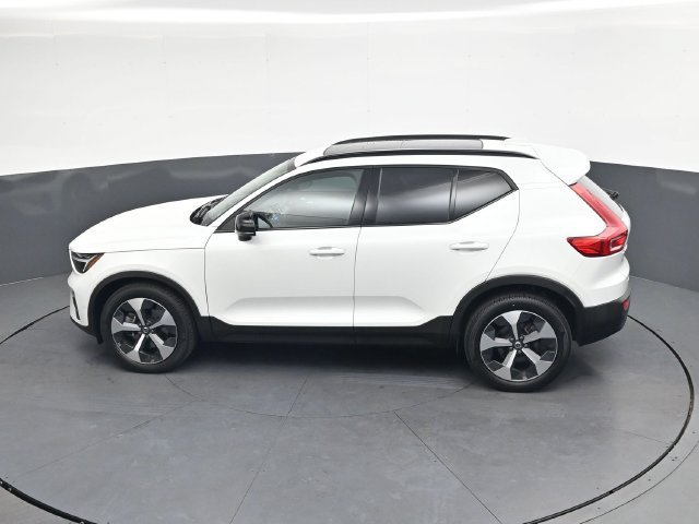 Used 2023 Volvo XC40 B4 Ultimate FWD image 26