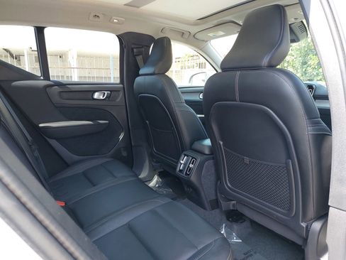 Used 2024 Volvo XC40 B5 Plus AWD/4WD image 11