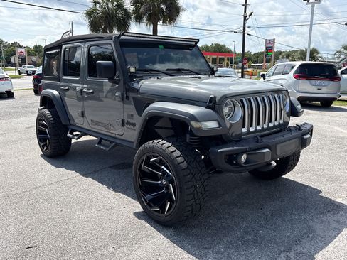 Used 2021 Jeep Wrangler Unlimited Sport AWD/4WD image 7
