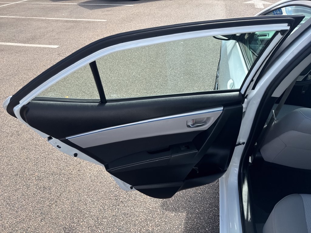 Used 2016 Toyota Corolla LE FWD image 37