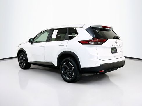 Used 2025 Nissan Rogue SV image 5