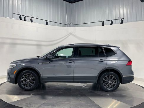 Used 2024 Volkswagen Tiguan SE AWD/4WD image 16