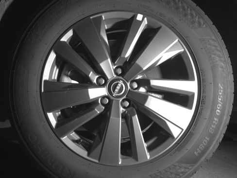 Used 2025 Nissan Pathfinder SV FWD image 12