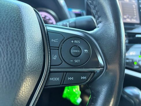 Used 2022 Toyota Camry SE image 15