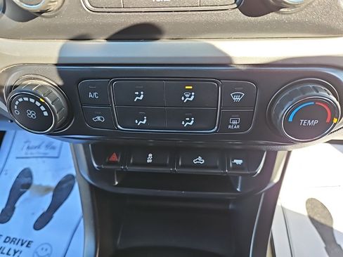 Used 2015 Chevrolet Colorado LT w/ LT Convenience Package image 24