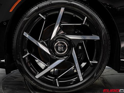 Used 2025 Rolls-Royce Spectre Black Badge w/ Spectre Enhancement Package AWD/4WD image 19