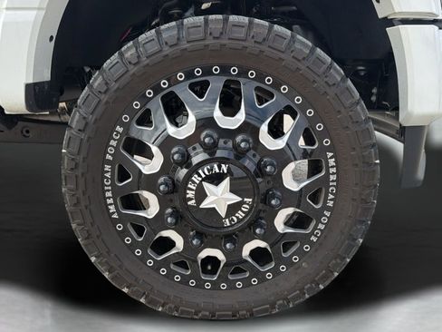 Used 2026 Ford F450 Platinum w/ FX4 Off-Road Package image 9