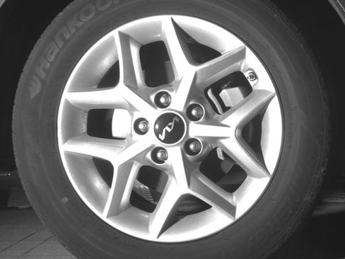Used 2025 Kia Soul LX w/ LX Technology Package FWD image 13