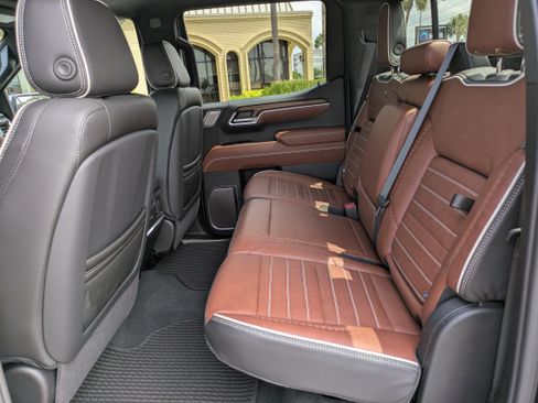 Used 2026 GMC Sierra 1500 Denali Ultimate AWD/4WD image 13