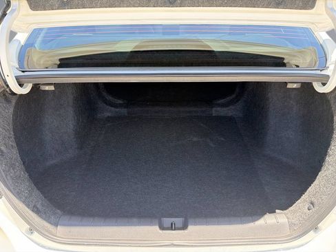 Used 2019 Honda Insight Touring image 13