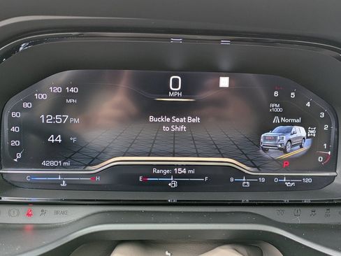 Used 2022 GMC Yukon XL Denali w/ Denali Premium Package image 15