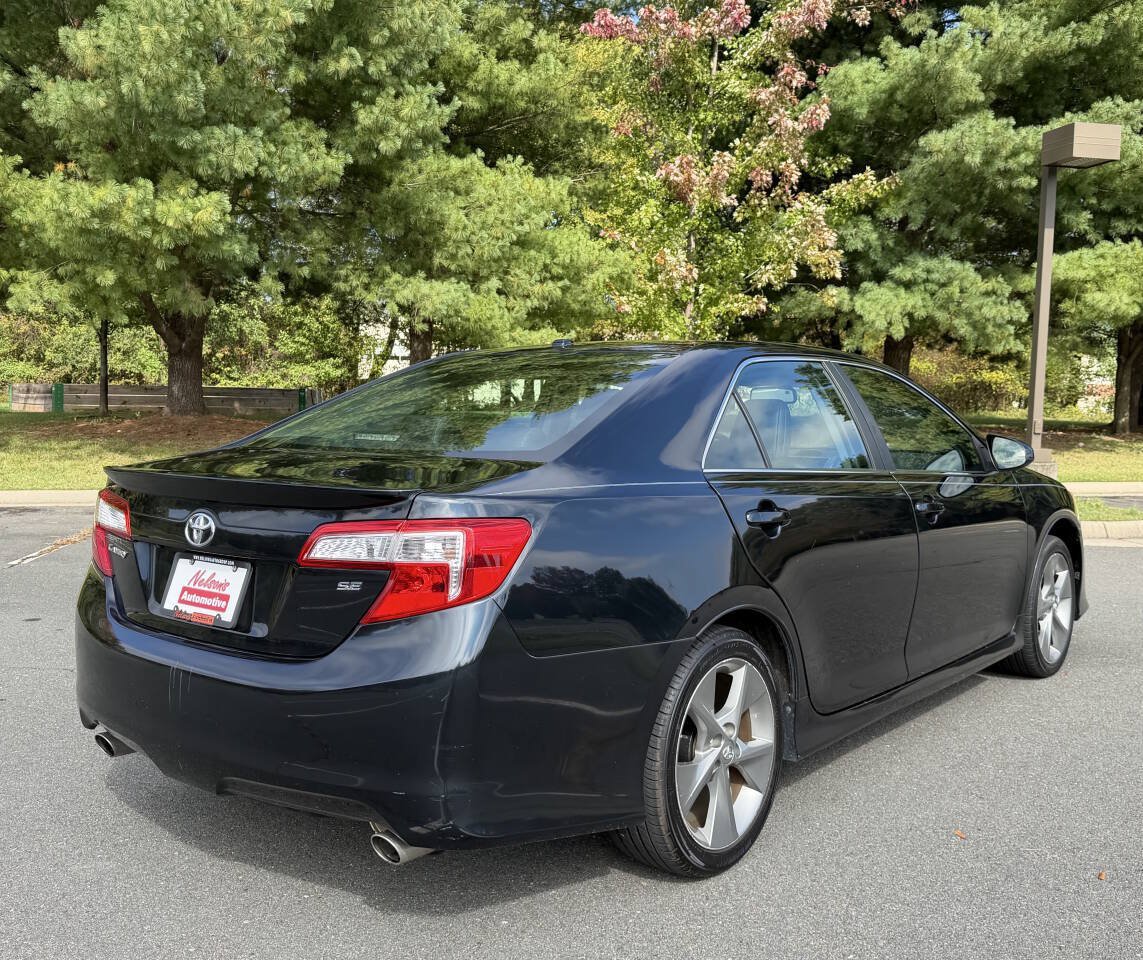 Used 2012 Toyota Camry SE w/ Leather Pkg FWD image 5