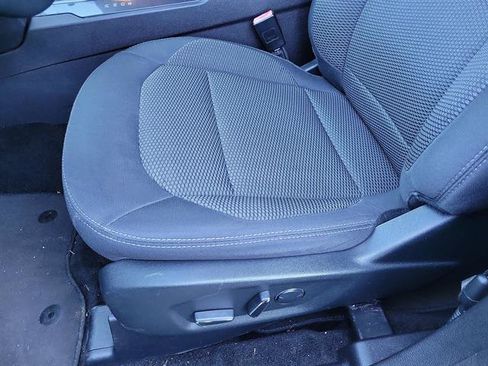 Used 2018 Ford Explorer XLT FWD image 4