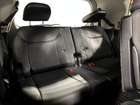 Used 2018 Lexus LX 570 4WD w/ Luxury Package image 28