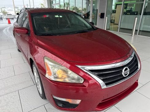 Used 2014 Nissan Altima 2.5 SV FWD image 1
