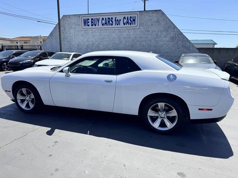 Used 2018 Dodge Challenger SXT RWD image 14