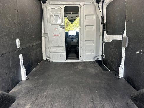 Used 2022 Ford E-Transit Medium Roof w/ Load Area Protection Package image 17