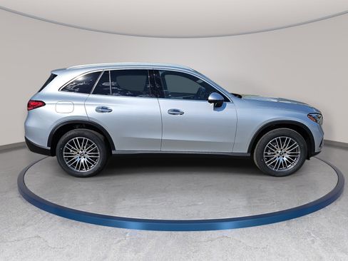New 2026 Mercedes-Benz GLC 300 image 4