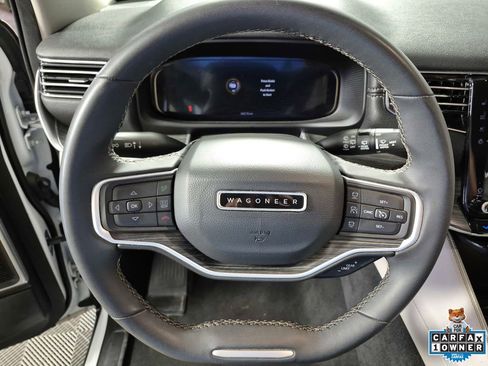 Used 2023 Jeep Wagoneer L Series II image 11