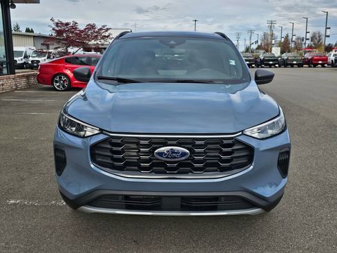Certified 2025 Ford Escape ST-Line w/ Tech Pack #1 AWD/4WD image 3