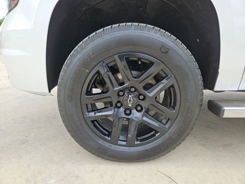 Certified 2016 Chevrolet Tahoe LT image 31